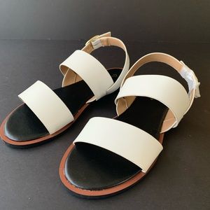 Brand new size7 Qupid sandals